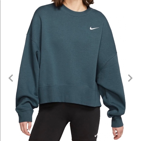 NWT Nike Women's Essentials Fleece Cropped Crew - Picture 1 of 2